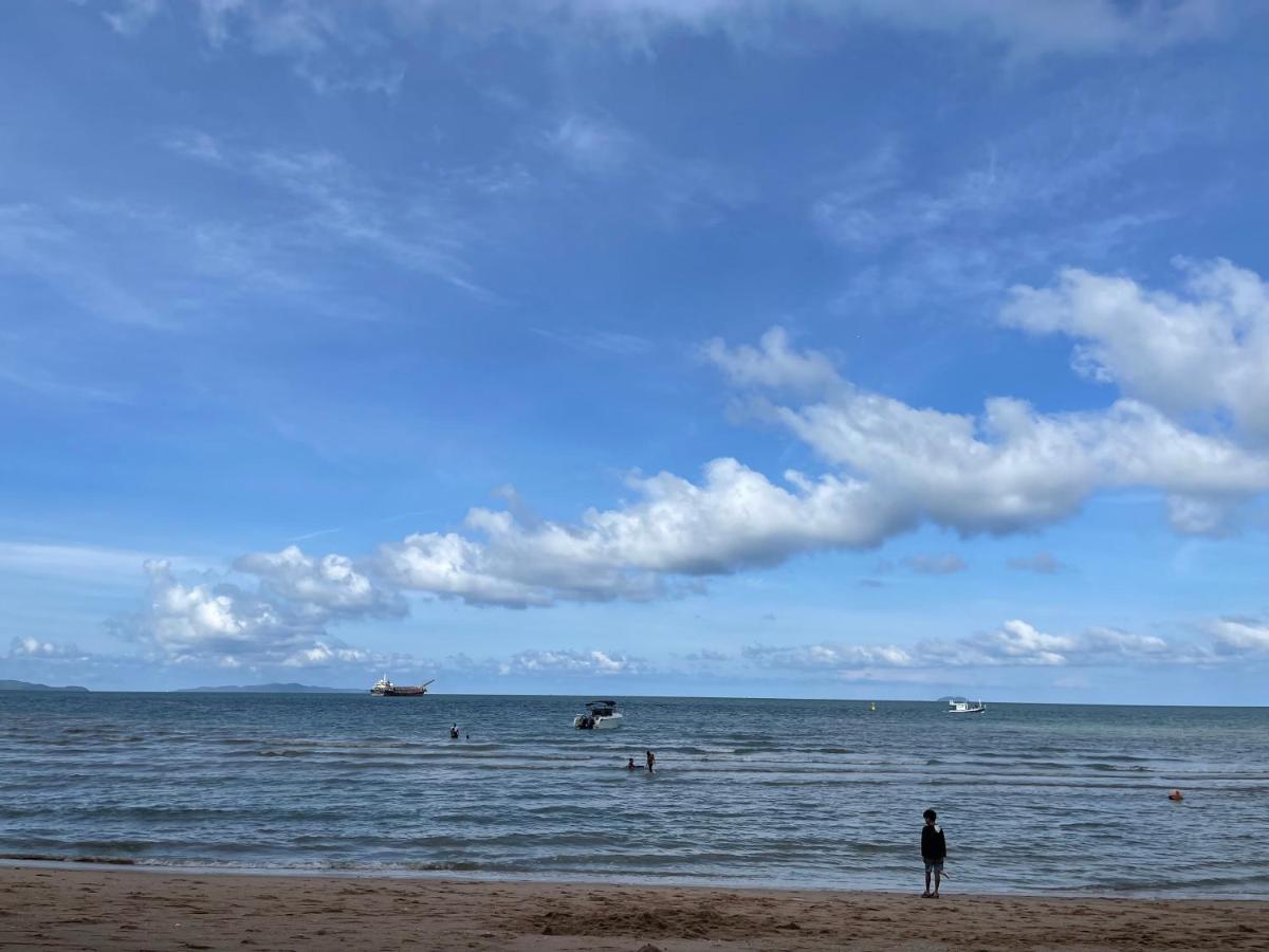 Gallery D Jomtien Exteriör bild